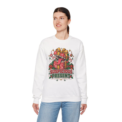 Suspicious Present Weihnachtspullover | Geschenk für Rollenspieler